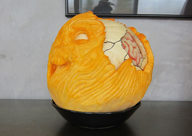 Fichier:HB2013 n43-CJ Markham's Prize Pumpkin.jpg