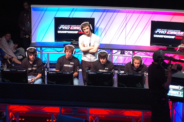 Fichier:Esport MLG Meadowlands 2008 Instinct.jpg
