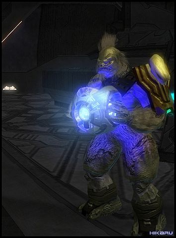 Fichier:H2-Tartarus holding 343 Guilty Spark.jpg