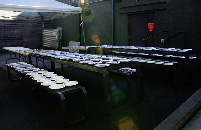 Fichier:HB2013 n41-Pies tables.jpg