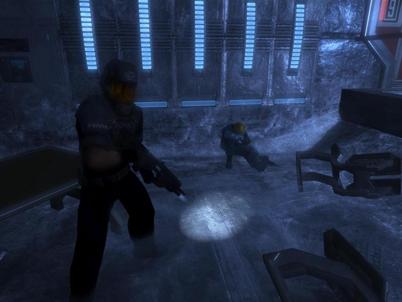 Fichier:HODST-NMPD officer & Endesha's body (Data Hive).jpg