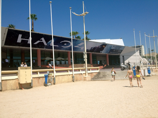 Fichier:Halo-4-sur-une-plage-HB.jpg