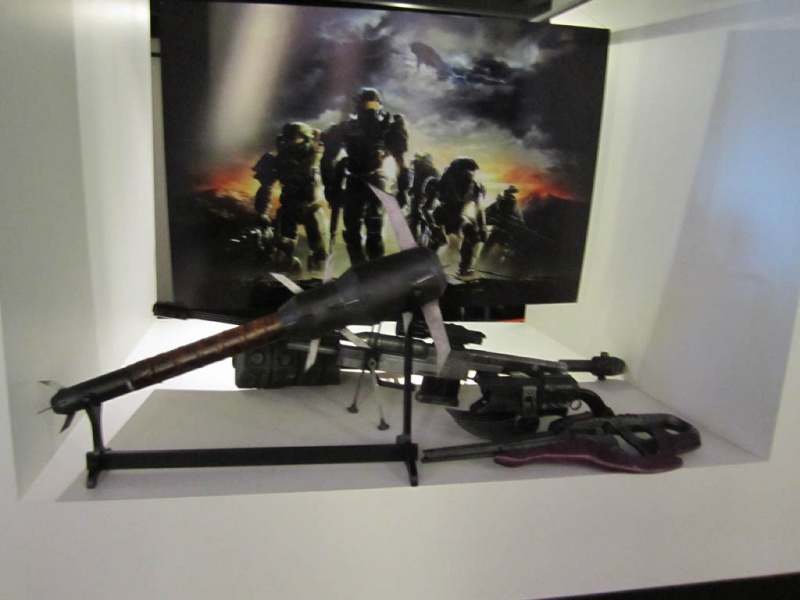 Fichier:Halo Fest Landfall props.jpg