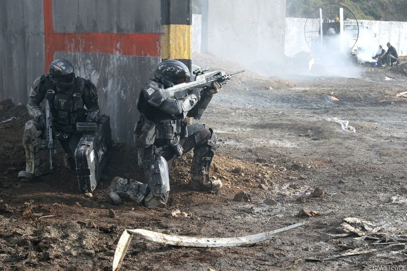 Fichier:Landfall-T. Rymann & S. Hartley.jpg