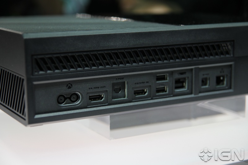 Fichier:Xbox One IGN console back.jpg