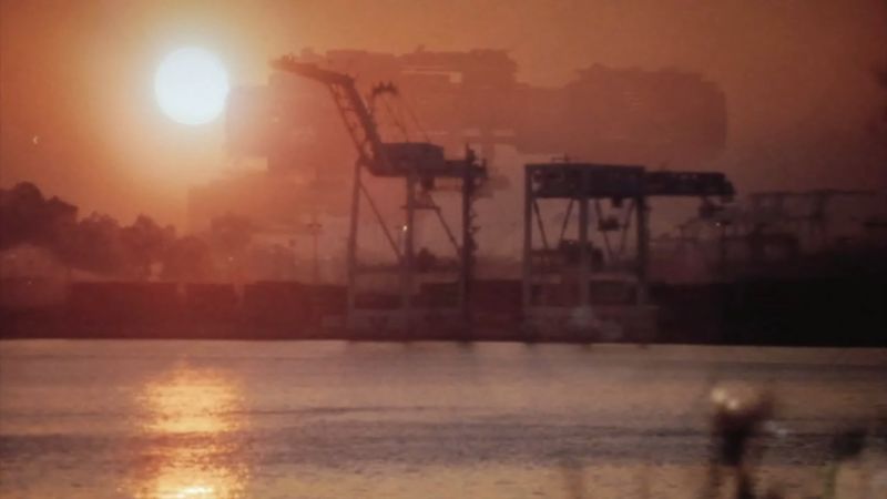 Fichier:Landfall-Misriah Armory (Mars).jpg