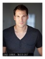 Daniel Cudmore enfile la Mjolnir Mark IV neuve dans Halo 4 : Forward Unto Dawn.