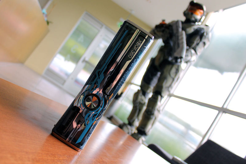 Fichier:Xbox 360 S Halo 4 HB2012 n30.jpg