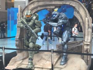 H5G statuette E3.jpg