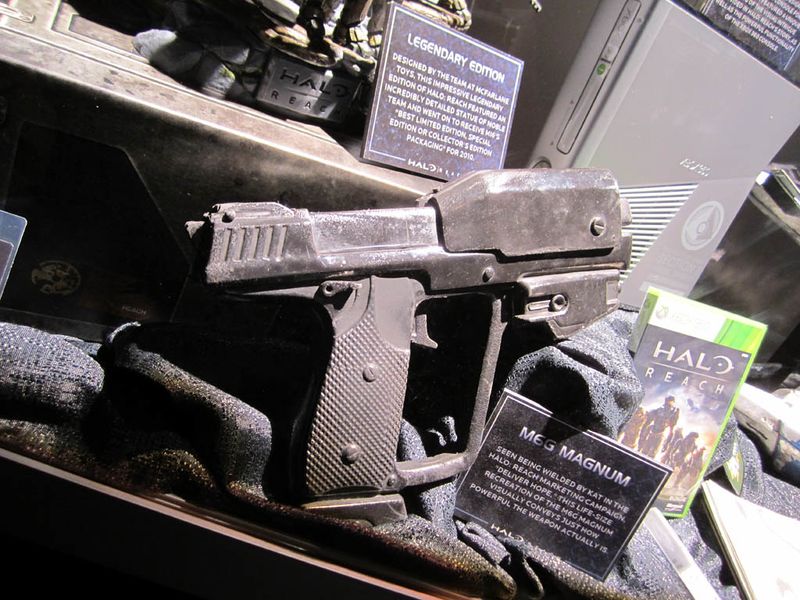 Fichier:Halo Fest Deliver Hope Magnum.jpg