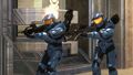 À gauche, une armure Mark VI et à droite, une Mark V (Halo 3).