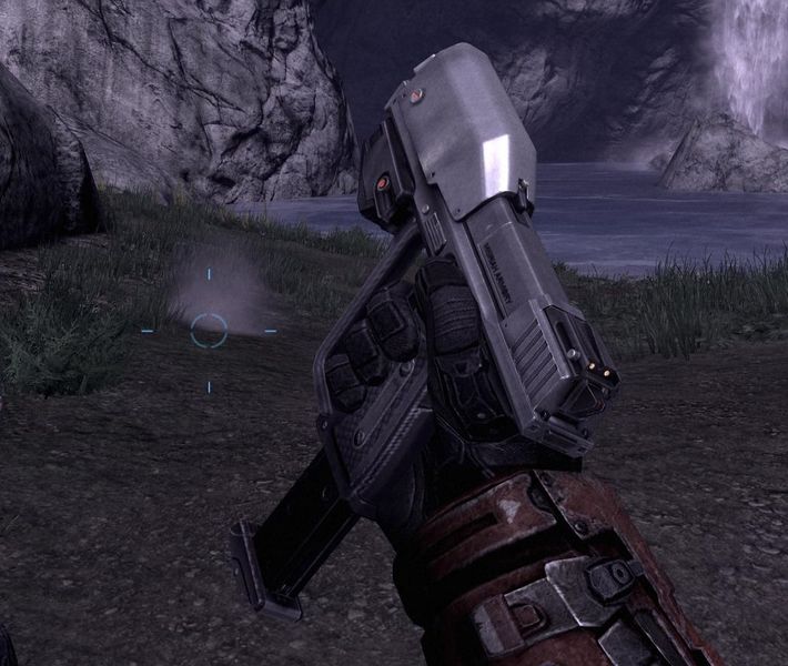 Fichier:HR-Magnum reloading (1st person).jpg